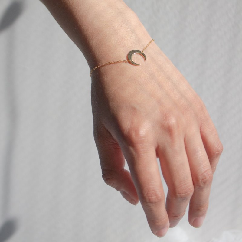 CRESCENT MOON BRACELET